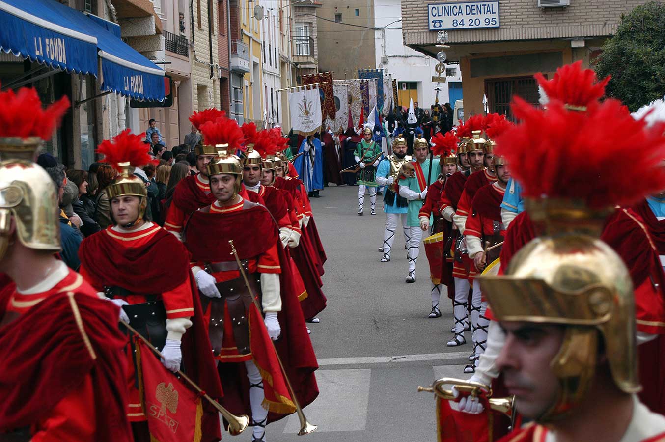 foto-04-procesion-estandartes-pregon-andorra-semana-santa